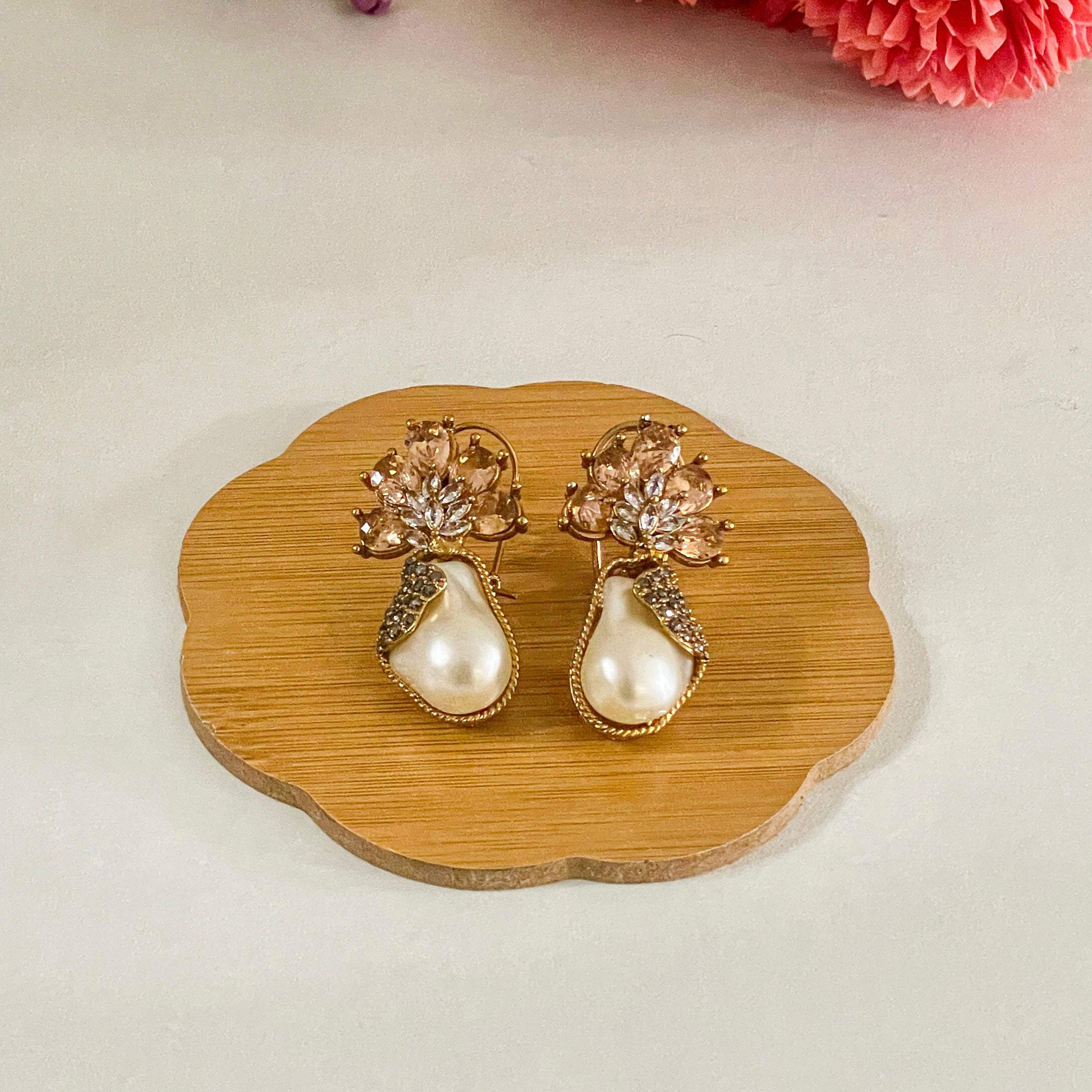 Duraiya Majesty Mother of Pearl Earrings - ER-71