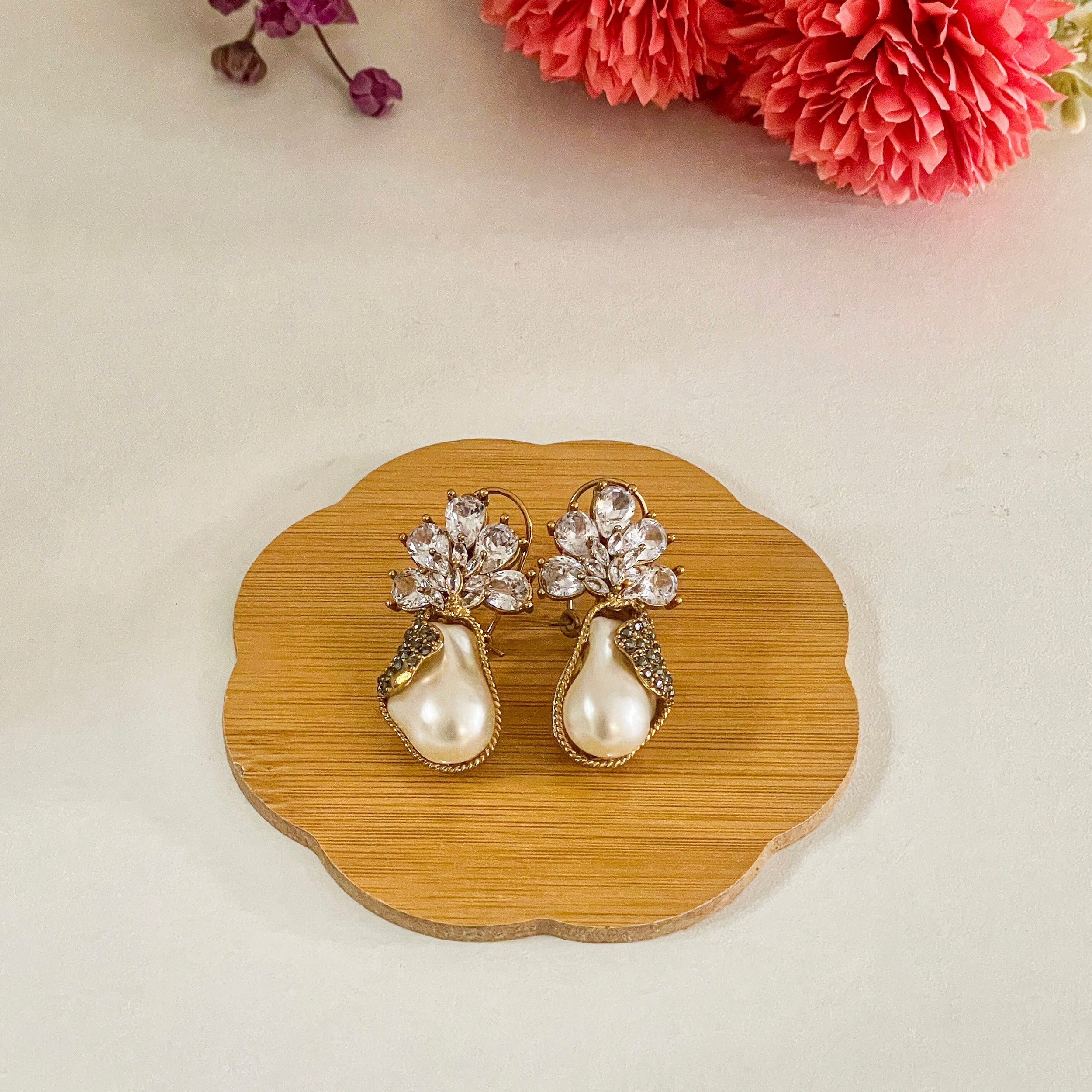 Duraiya Majesty Mother of Pearl Earrings - ER-71