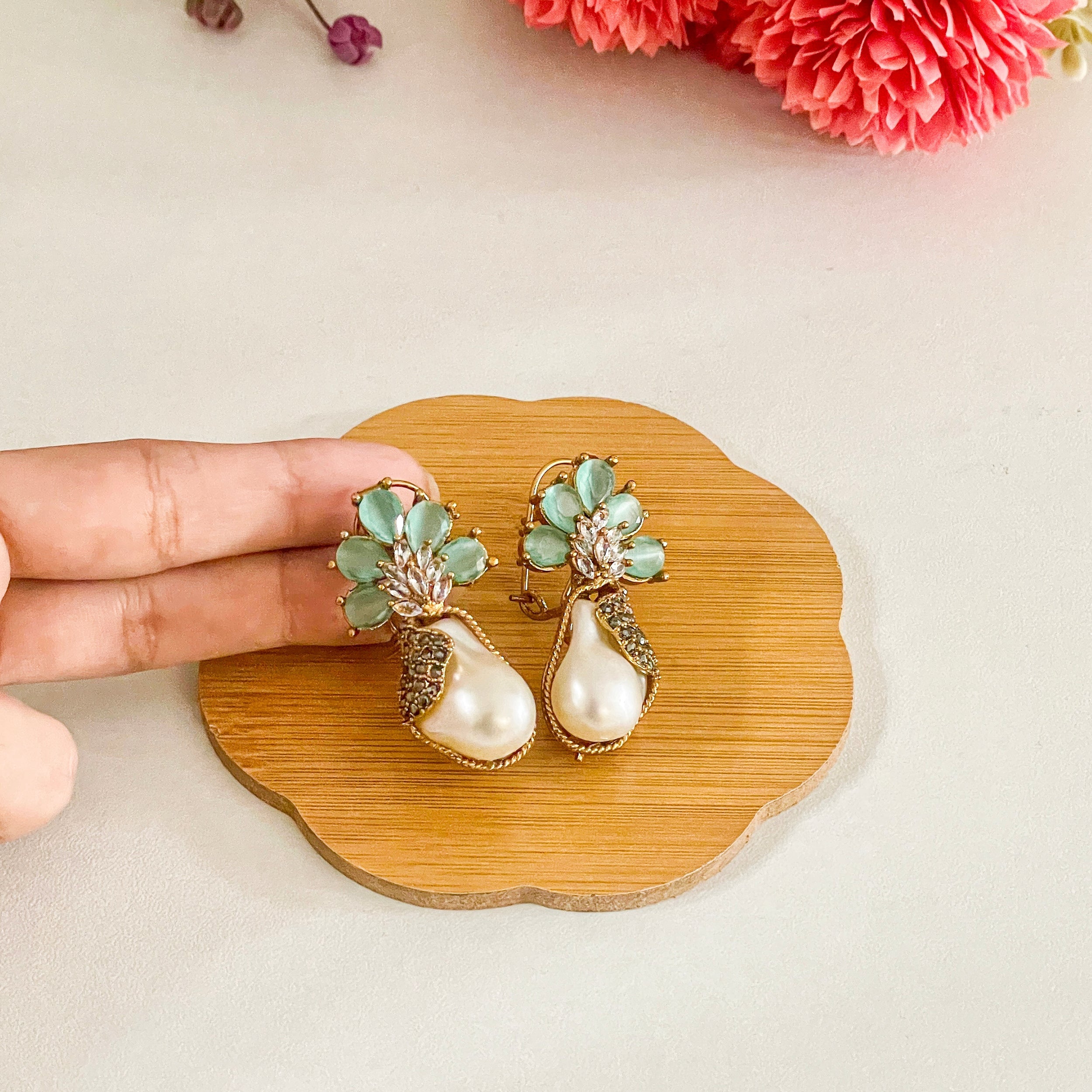 Duraiya Majesty Mother of Pearl Earrings - ER-71